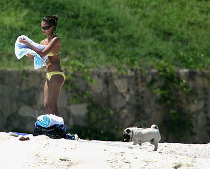 Jessica Alba sur la plage